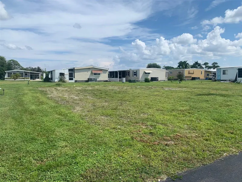 235 Estrada, FL
