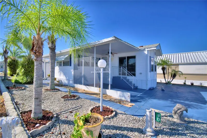251 Patterson Rd #H17, FL