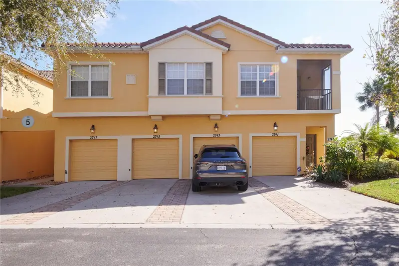 2745 Oakwater Dr, FL