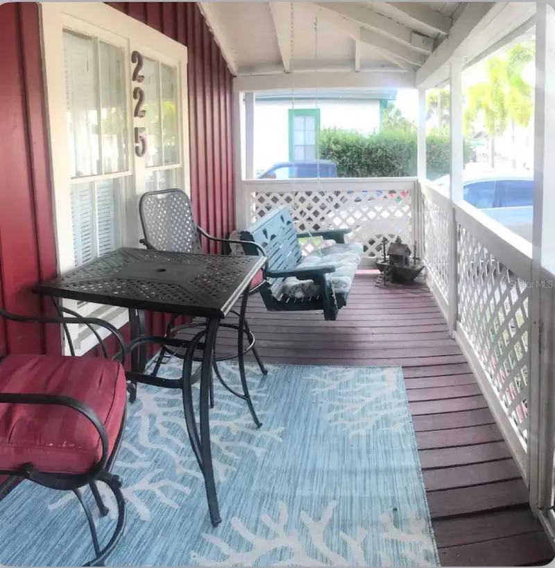 225 Sullivan St, FL