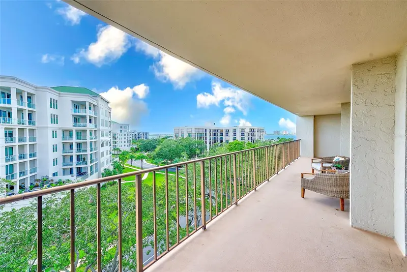 220 Belleview Blvd #802, FL