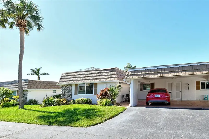 2607 Riverbluff Pkwy #V145, FL