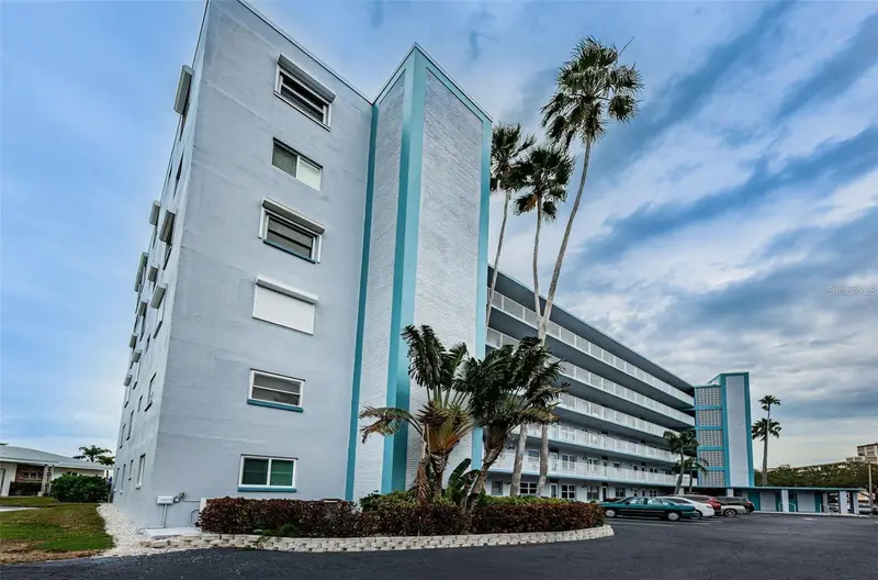 1868 Shore Dr S #102, FL