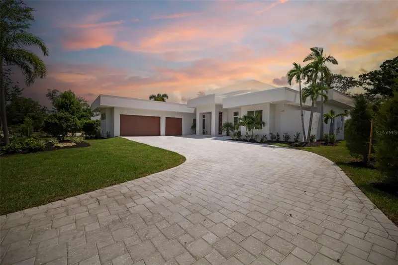 4431 Camino Real, FL