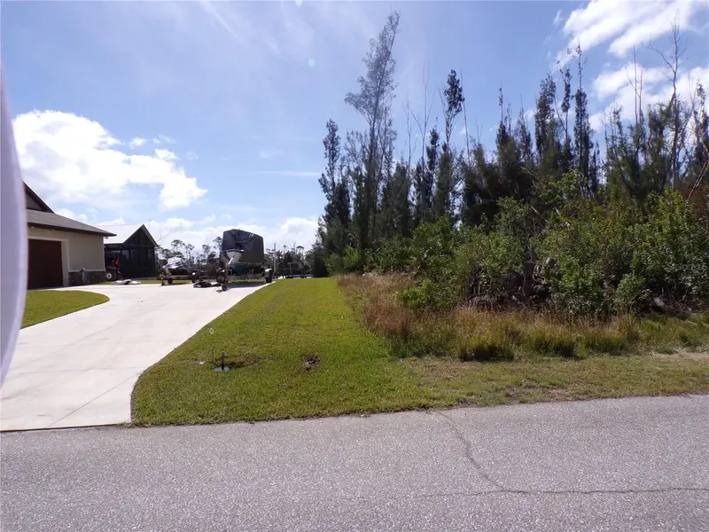 16724 Liggett Cir, FL