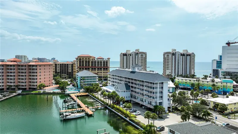 445 Hamden Dr #302, FL