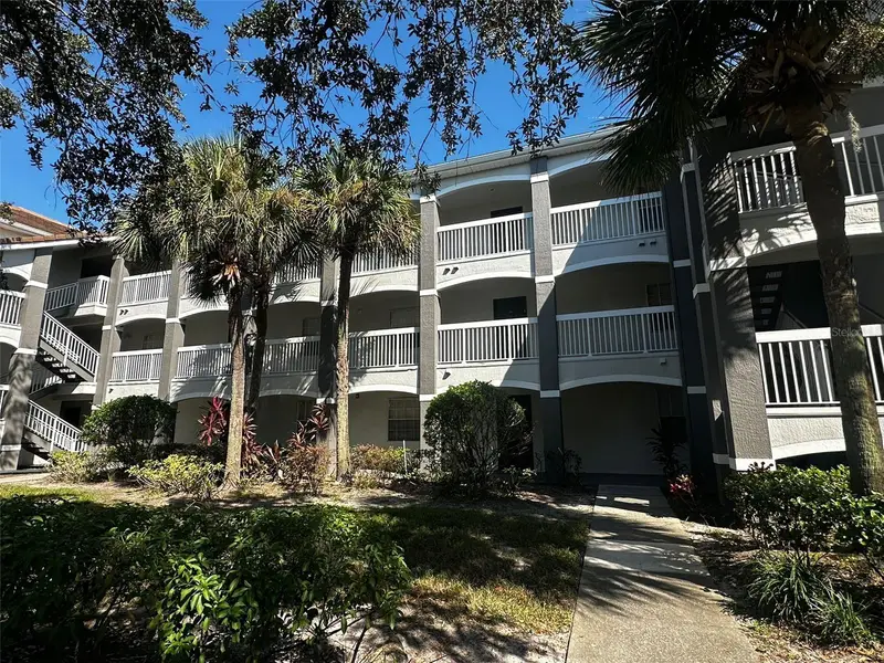 14013 Fairway Island Dr #415, FL