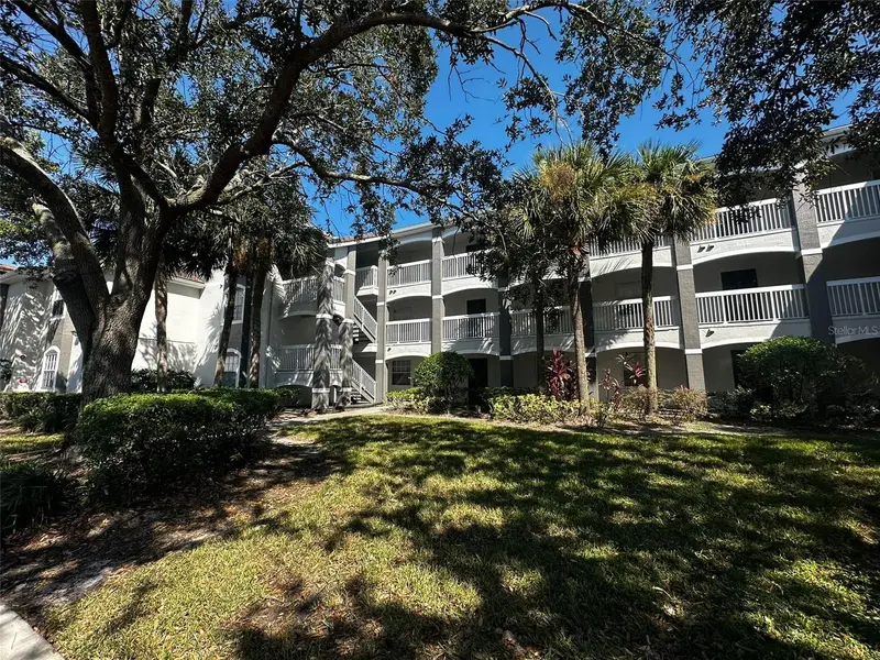 14013 Fairway Island Dr #415, FL