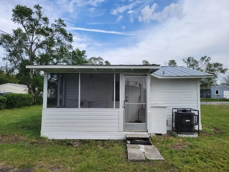 1058 N Davis Ave, FL