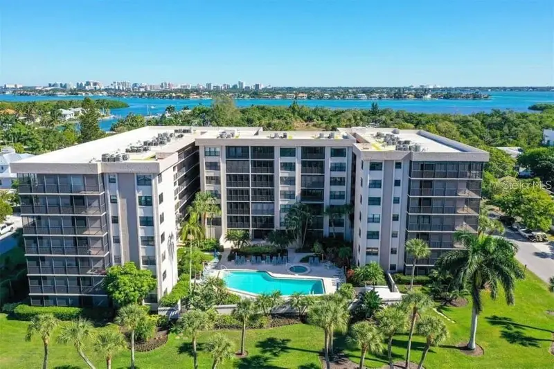 1001 Benjamin Franklin Dr #512, FL