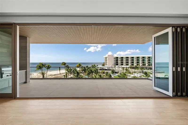 1561 Gulf Of Mexico Dr #403, FL
