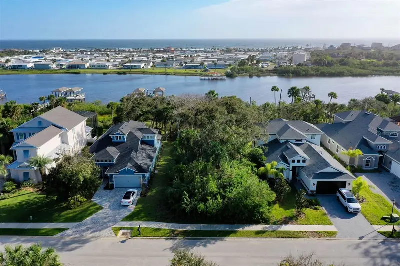 41 S Riverwalk Dr, FL