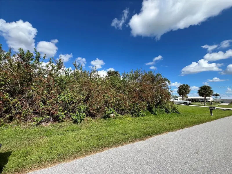520 Fenton Ave Nw, FL