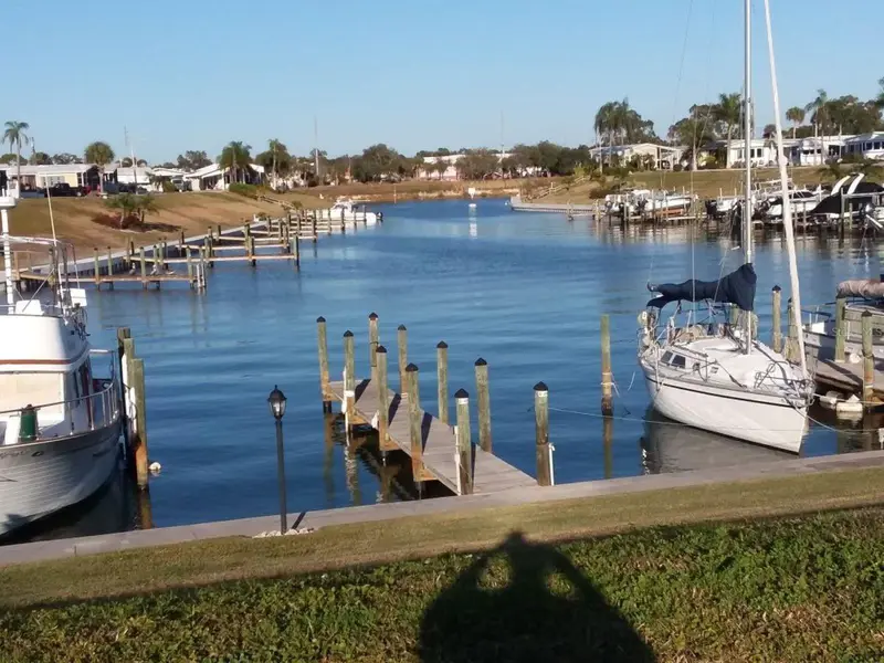 811 Bogie, FL