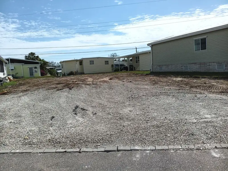 811 Bogie, FL