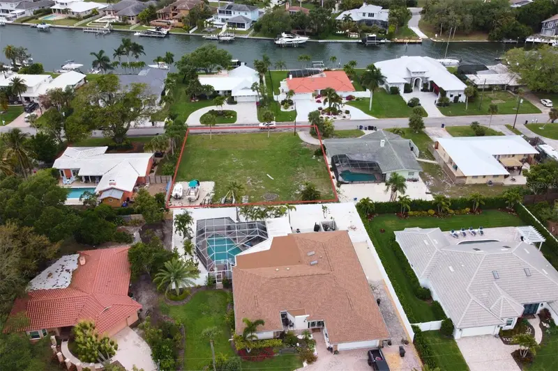 Southpointe Dr, FL