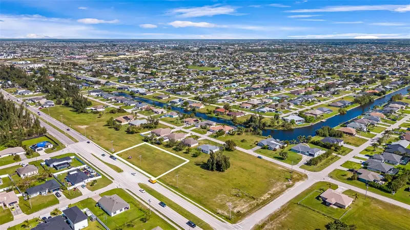 1213 Chiquita Blvd S, FL
