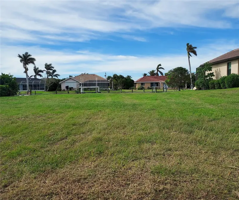 2200 Palm Tree Dr, FL