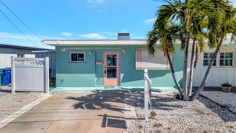 23 Seaside Ct, FL