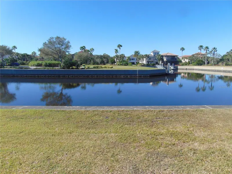 258 Harbor Village Pt N, FL
