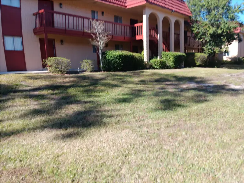 2860 N Powers Dr #8, FL