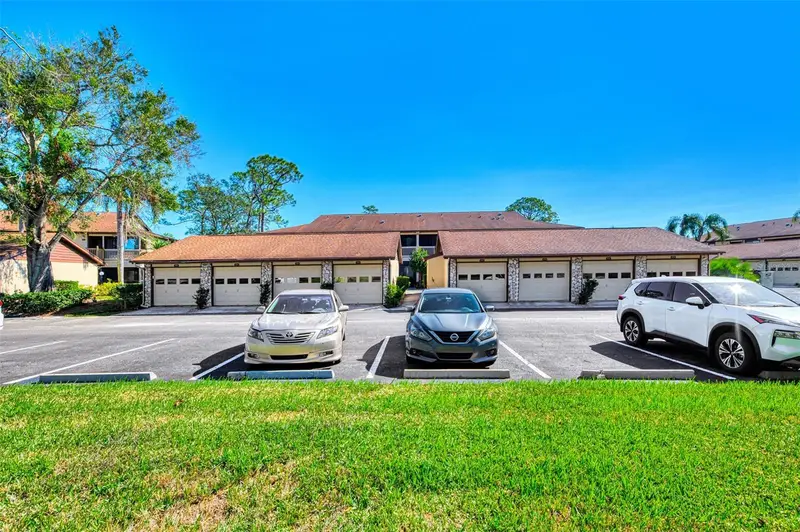 5761 Avista Dr #5761, FL