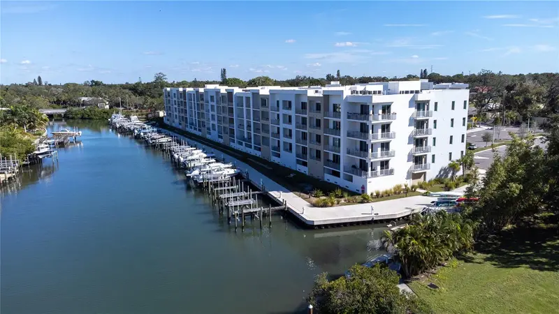 1709 N Tamiami Trl #215, FL