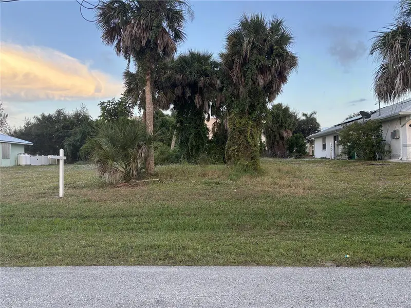 145 Mark Twain Ln, FL