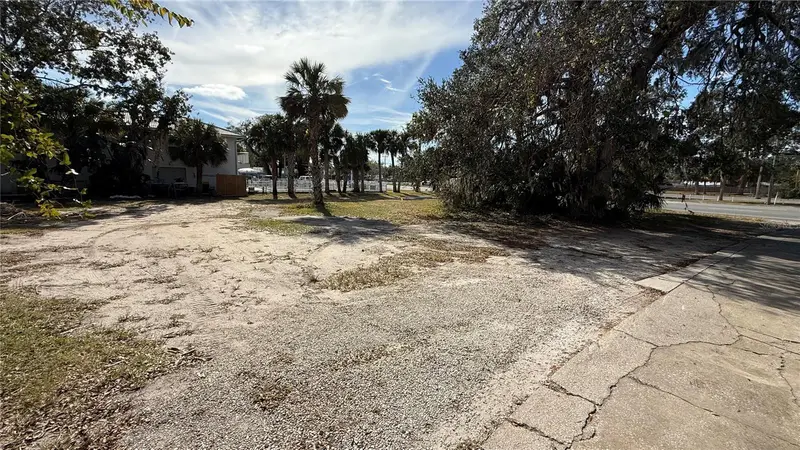 1199 N Dixie Freeway, FL