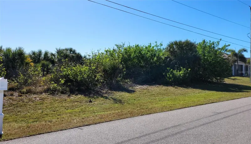 15762 Applewhite Cir, FL
