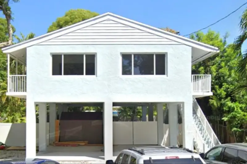 177 Iroquois St, FL