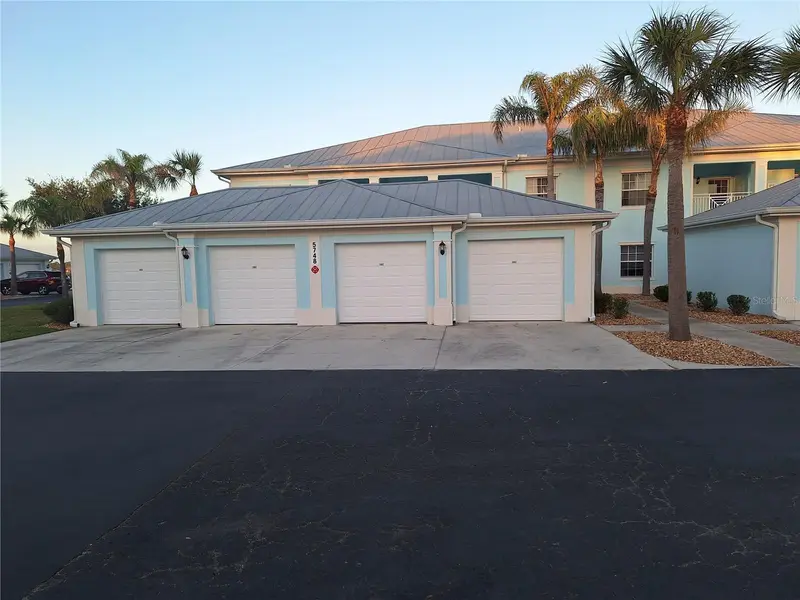 5748 Sabal Trace Dr #102, FL