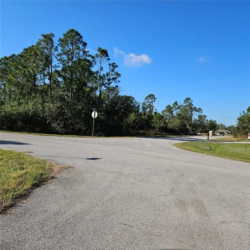 Barcelona Dr, FL