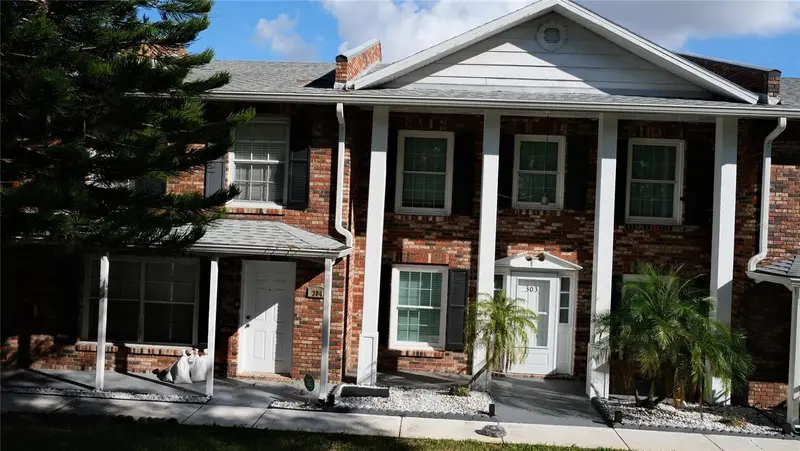 5850 Cypress Gardens Blvd #304, FL