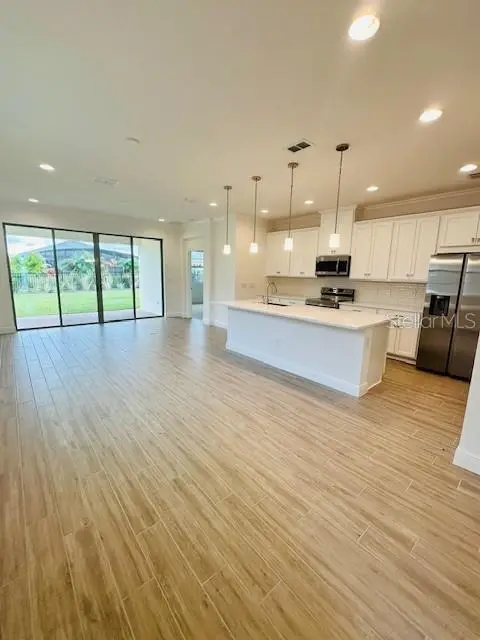 7520 Castlewood Ct, FL