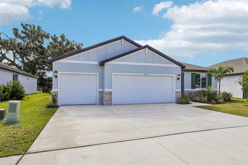 2332 Citrus Bloom Dr, FL