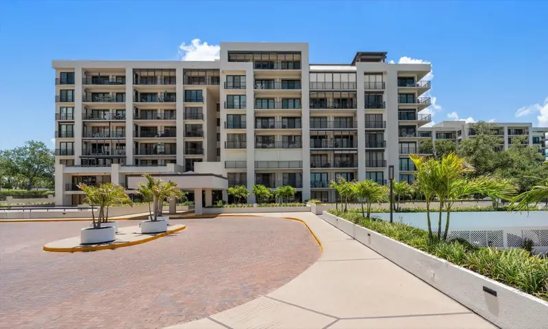 6 Belleview Blvd #105, FL