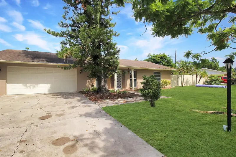 1127 De Leo Dr, FL