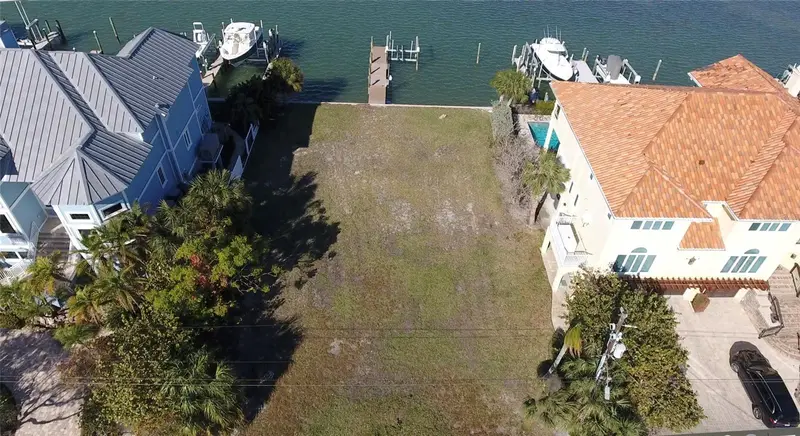 20 N Pine Cir, FL