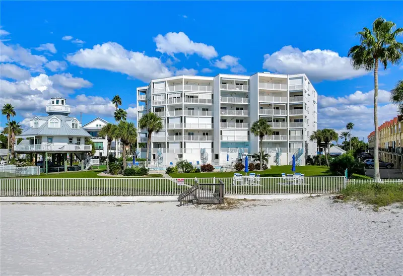17980 Gulf Blvd #103, FL