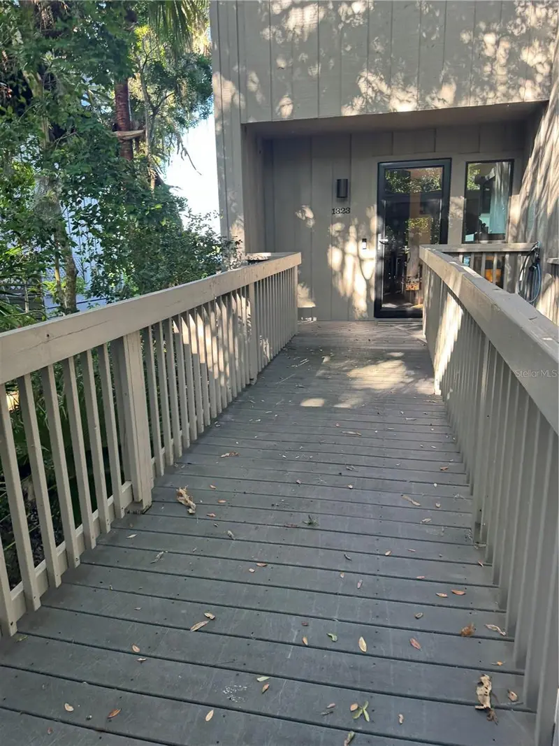 1323 Landings Dr #12, FL