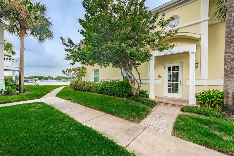 5004 Starfish Dr Se #F, FL