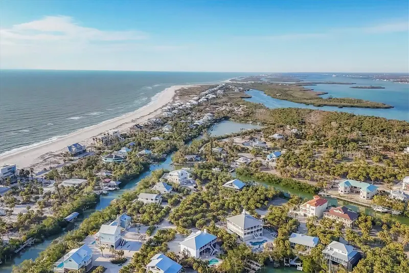 51 Palm Dr, FL