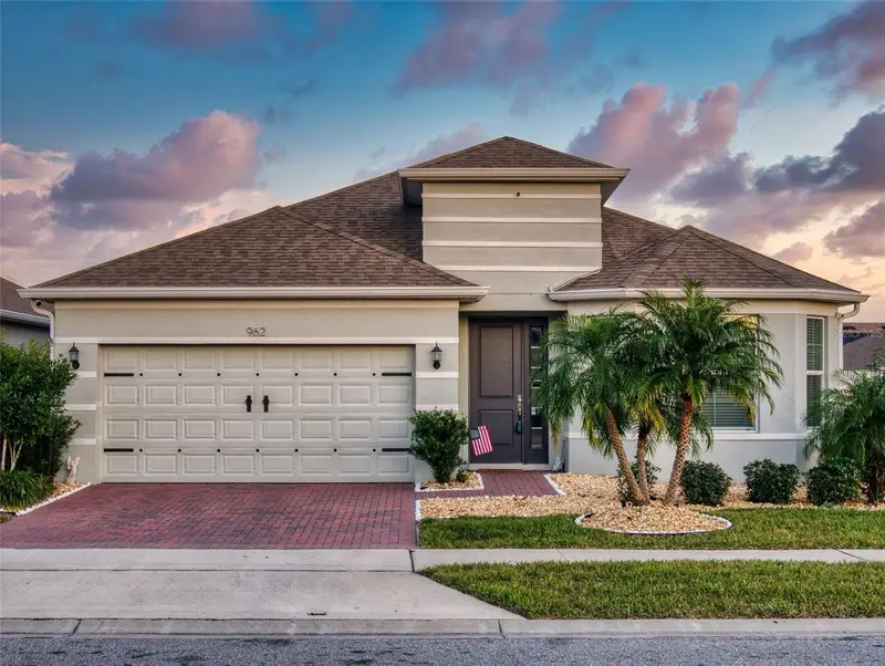 962 Compass Landing Dr, FL