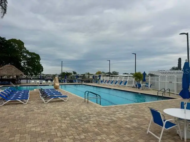 636 Mount Piney Ave Ne #702, FL