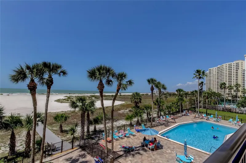 1270 Gulf Blvd #304, FL