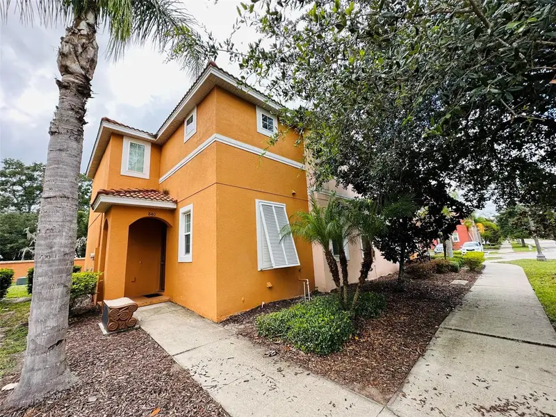 840 Las Fuentes Dr, FL