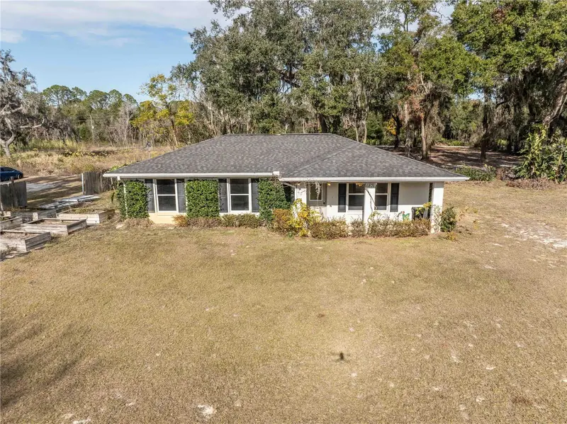 6876 E State Road 44, FL