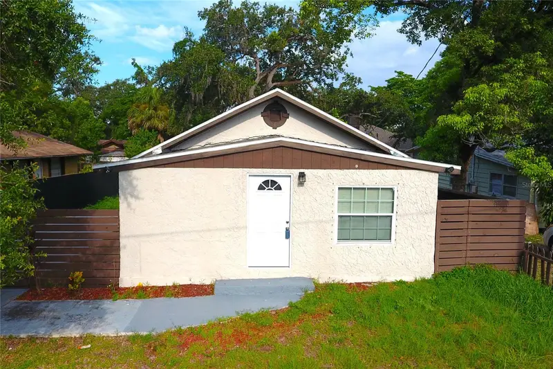 8014 N Alaska St, FL