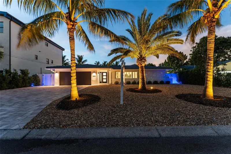 4523 Clearwater Harbor Dr S, FL